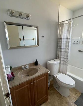 4th image of 1608 N Old Colony #A