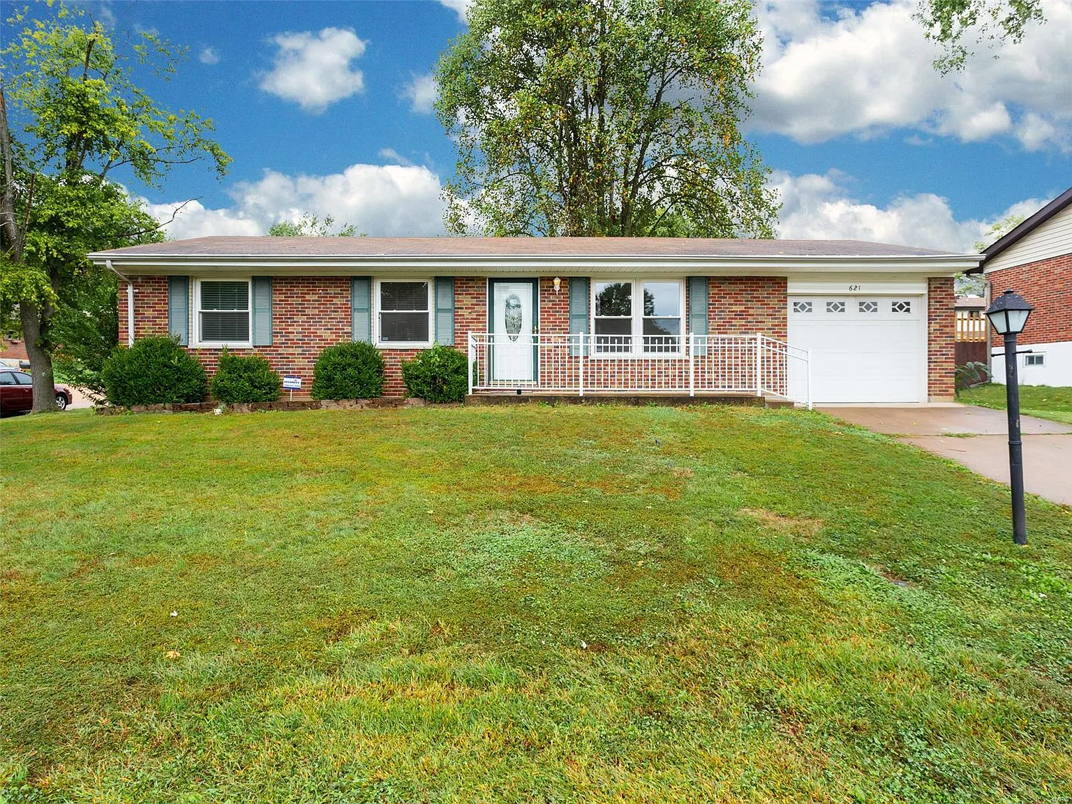 621 Wren Dr photo 1
