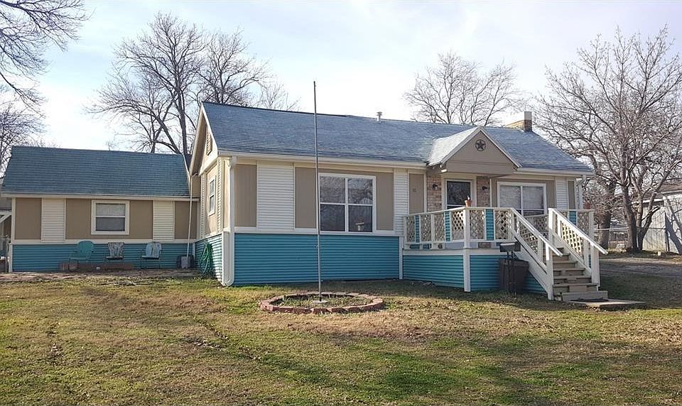 1st image of 10 Vaughn Dr