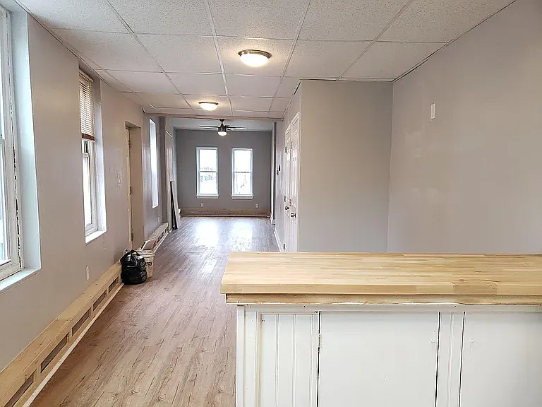 1 bed, $1,050 — Photo 3