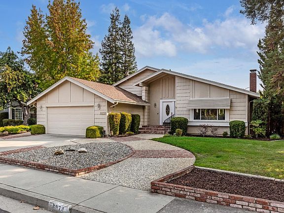 2nd image of 6874 Royalwood Way