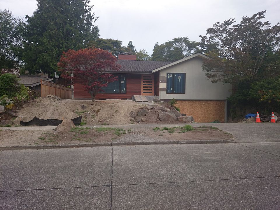 2nd image of 3637 Arapahoe Pl W