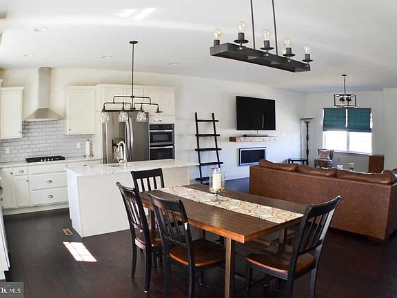 5th image of 275 Jay Ln