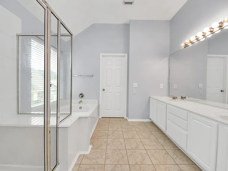 9002 Sundown Dr — Photo 33