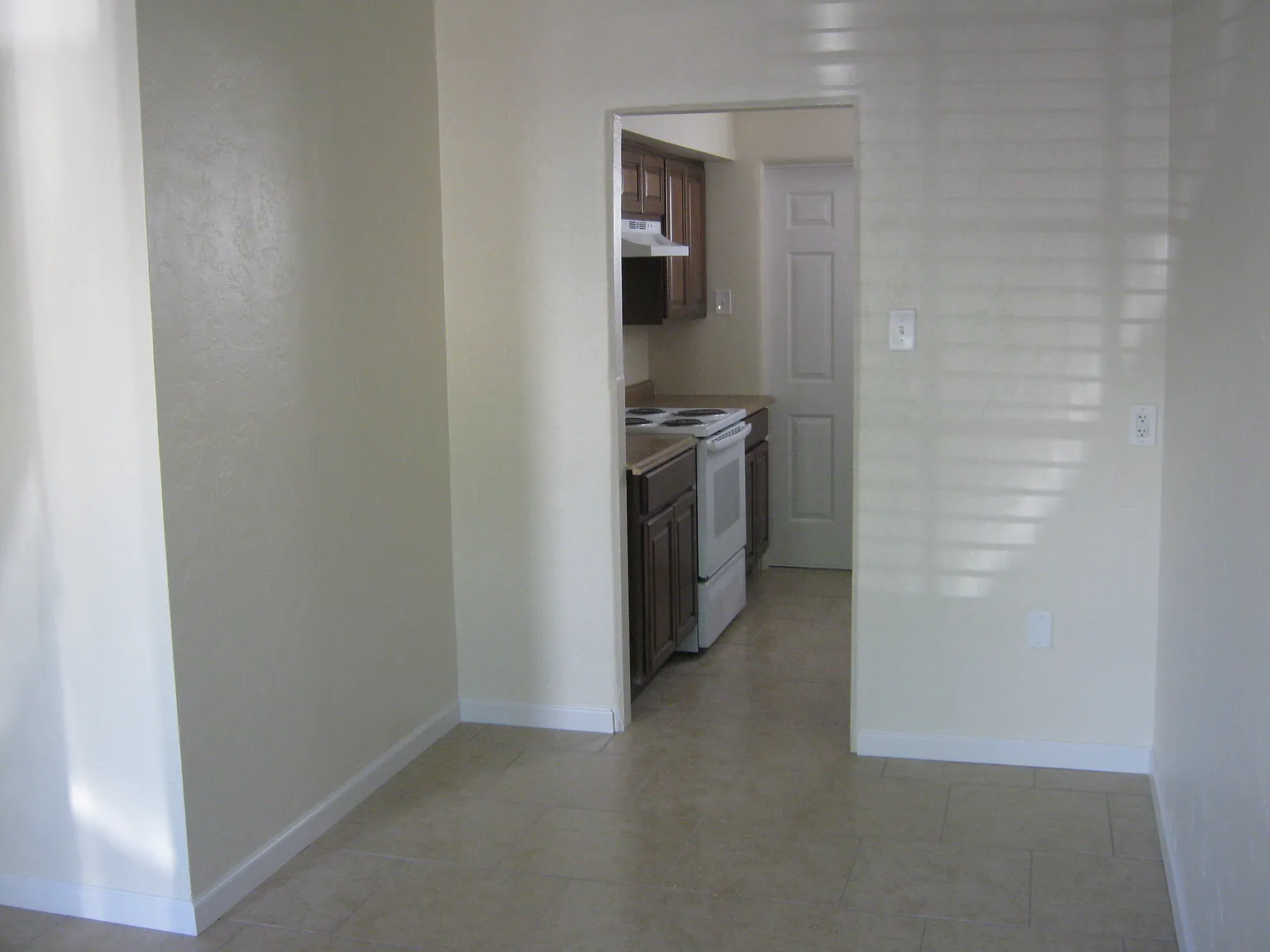 1 bed, 600 sqft, $930 — Photo 4