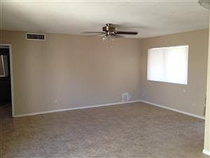 5th image of 2615 E Oakleaf Dr