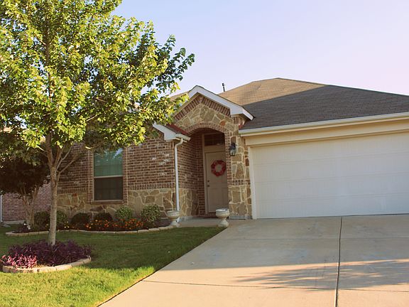 2nd image of 211 Thoroughbred St