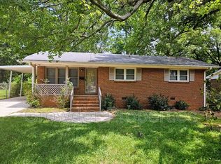 1120 Georgetown Dr, Charlotte, NC 28213