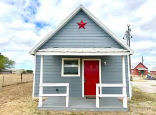 573 Texas 97, Floresville, TX 78114