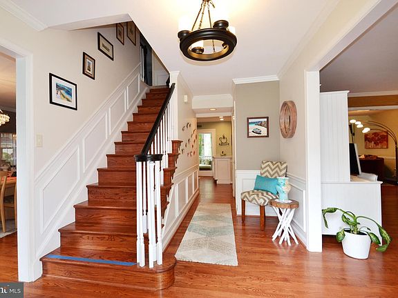 4th image of 503 Silverbark Ct