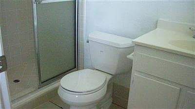 5th image of 210 Downing Dr