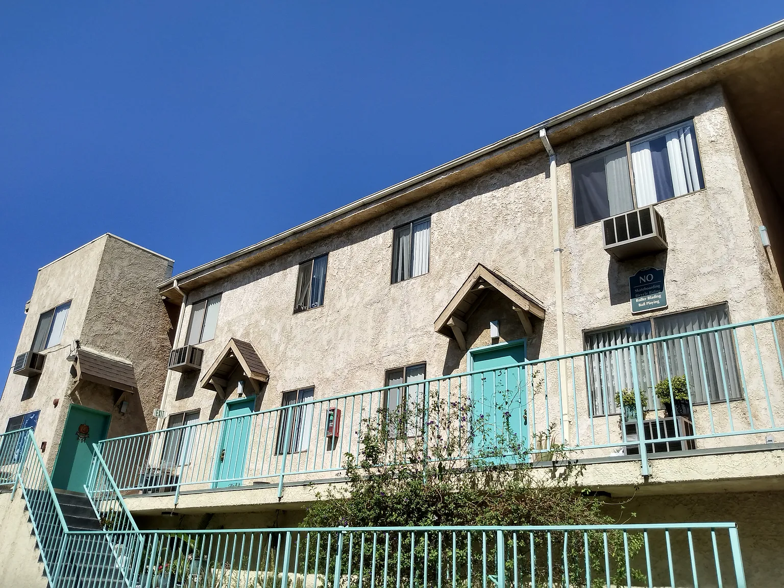 Village Glen Apartments — Photo 2