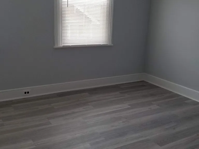 131 N Main St — Photo 13