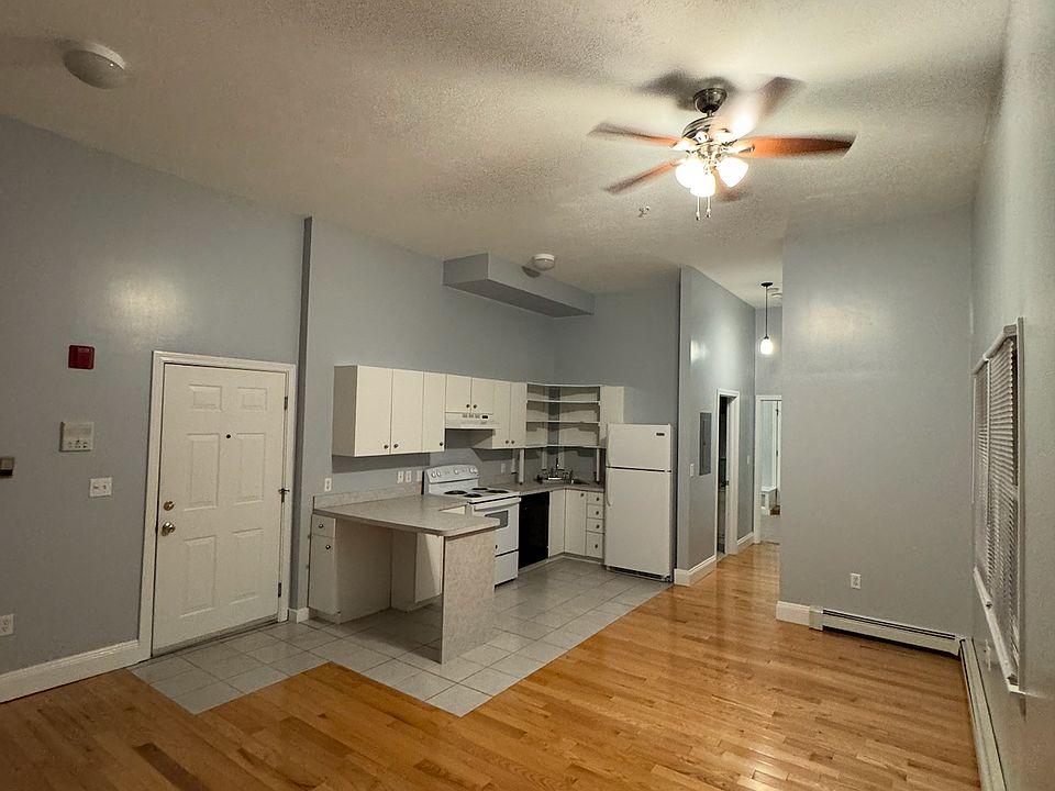 1st image of 318 Highland Ave APT 1