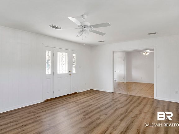 3rd image of 505 W 7th St