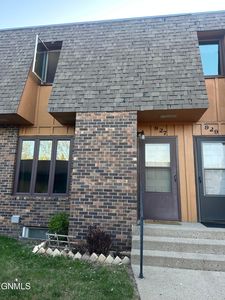 927 8th Ave NE, Jamestown, ND, 58401