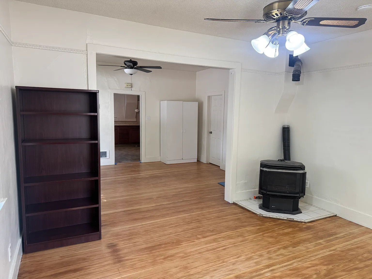 2 bed, $1,300 — Photo 4