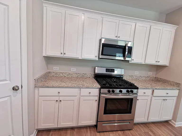 292 Golden Eagle Pkwy — Photo 9
