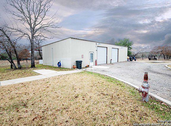 3rd image of 1182 County Road 785