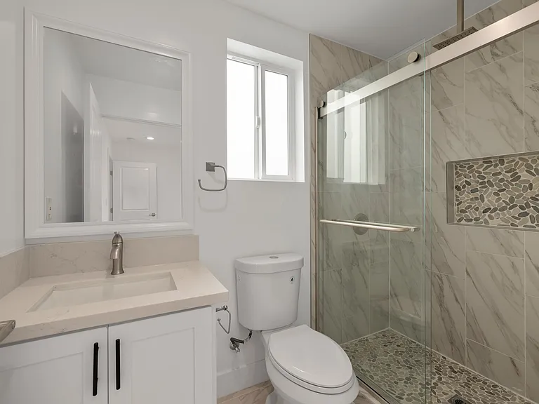 637 N Kingsley Dr #1/2 — Photo 13