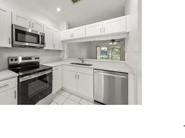 8612 Hunters Key Cir, Tampa, FL 33647