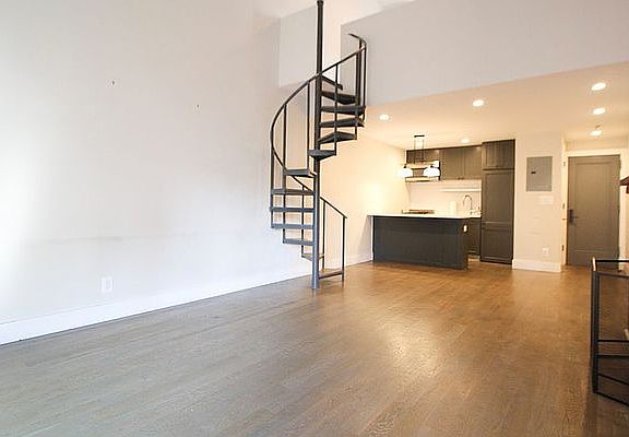 3rd image of 51 Irving Pl Penthouse E