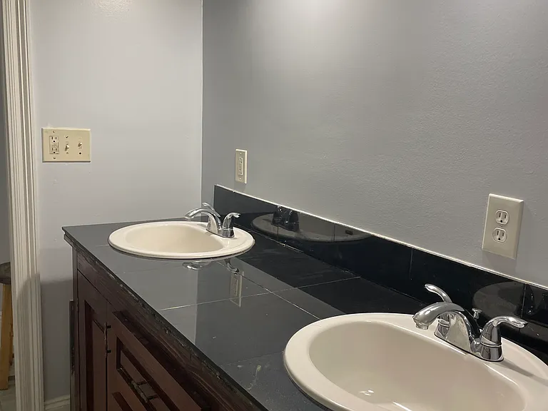 3719 Clara St — Photo 10