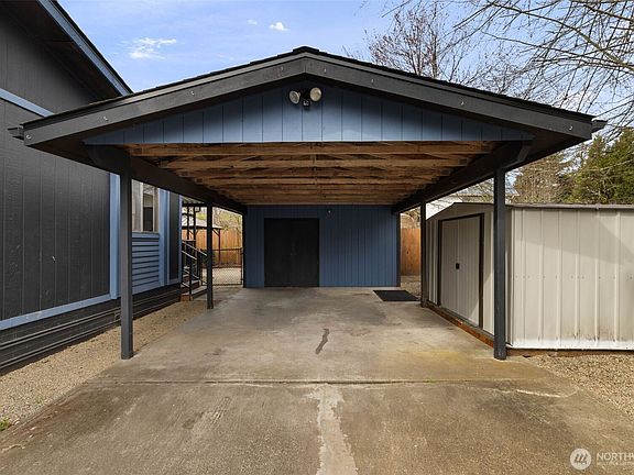 3rd image of 2305 Woodland Drive NW