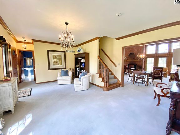 3rd image of 57 Willowbrook St