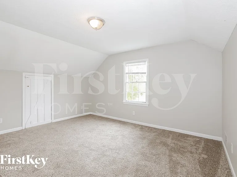 1726 Knight Cir — Photo 9