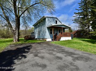 6 Kirkner Ln, Watervliet, NY 12189