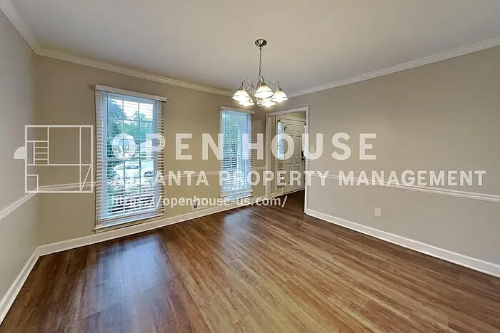 2052 Sumter Ct — Photo 9