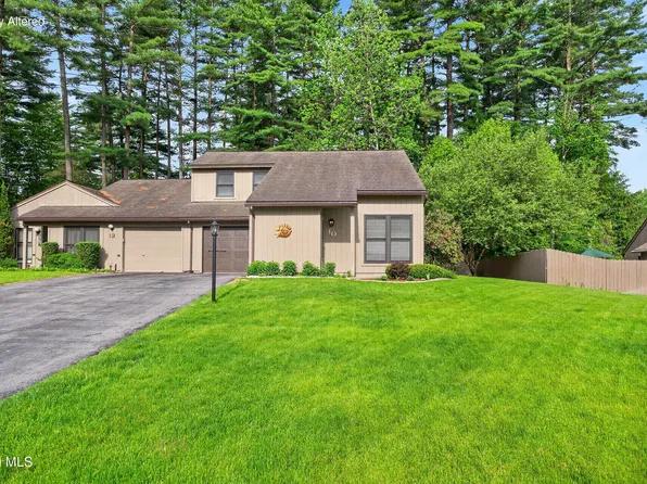 10 Margaret Drive, Queensbury, NY 12804