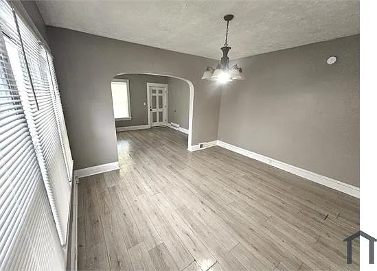 10317 Somerset Ave #RIGHT — Photo 8