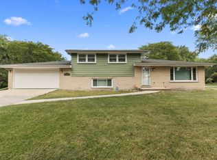 18W654 83rd St, Downers Grove, IL 60516
