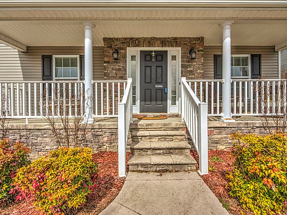 3rd image of 5711 Summer Grove Ln