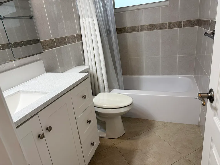 300 NE 14th Ave #411 — Photo 31