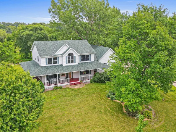 6520 Belle St, Loretto, MN 55357