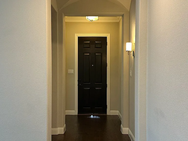 8533 Pine Valley Dr — Photo 3