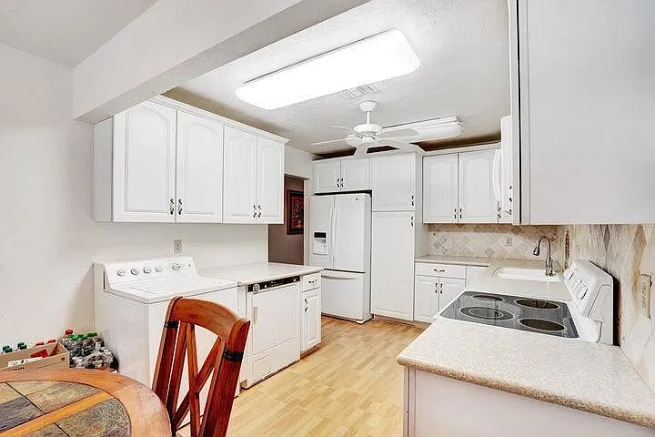 2 bed, 2.0 bath, 1661 sqft, $6,500 — Photo 3