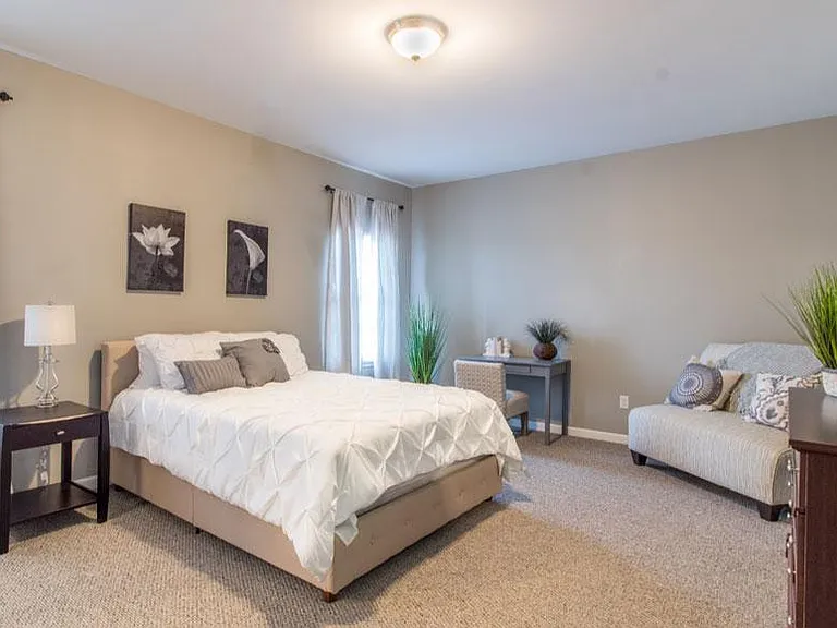 307 W Main St #4 — Photo 3