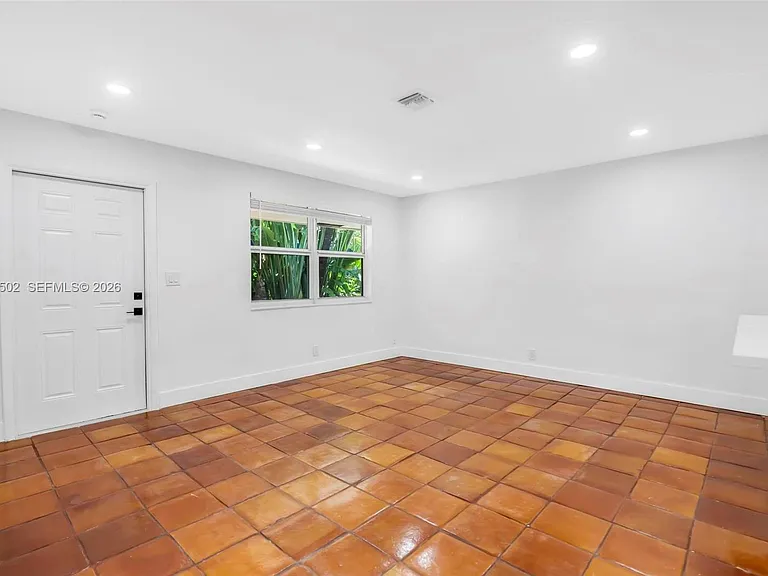 850 SW 12th Ct #850 — Photo 7