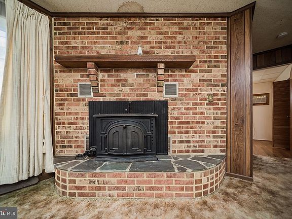 5th image of 1006 Phillip Dr