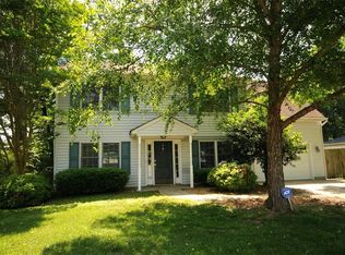 1904 Country Manor Ln, Virginia Beach, VA 23456