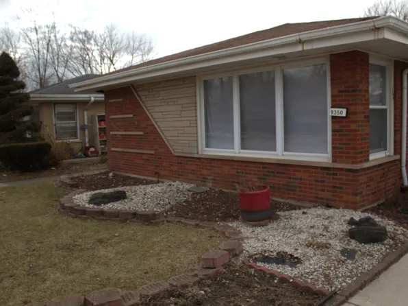 9350 S Cregier Ave, Chicago, IL 60617