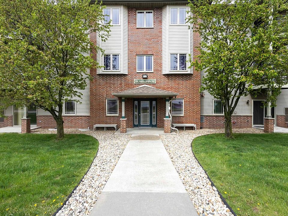 1st image of 102 Prairie Heights Dr APT 216