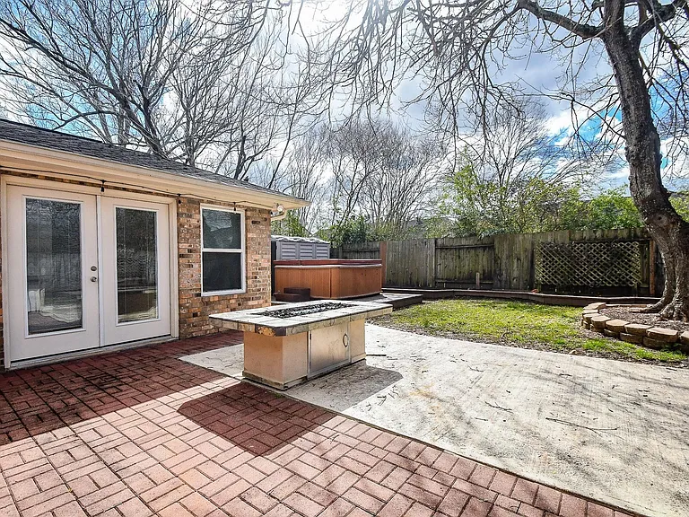 3402 Hidden Creek Dr — Photo 15