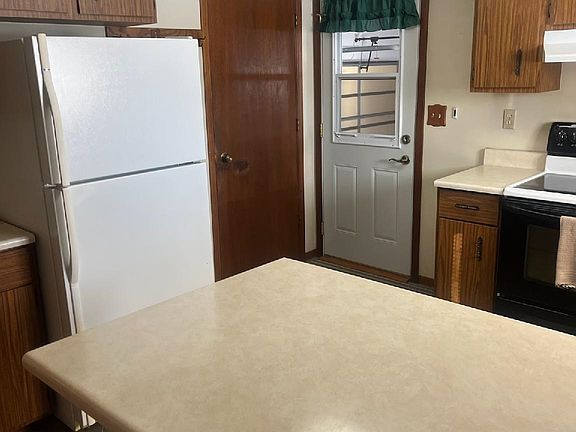 4th image of 310 Diane St