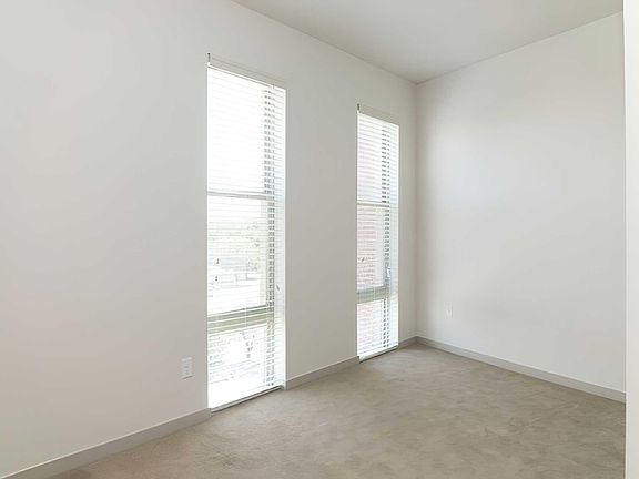 4th image of 5151 E Yale Cir #90f46f94f