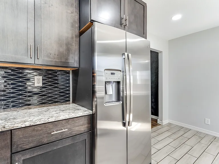 1712 N Belmont Ave — Photo 15